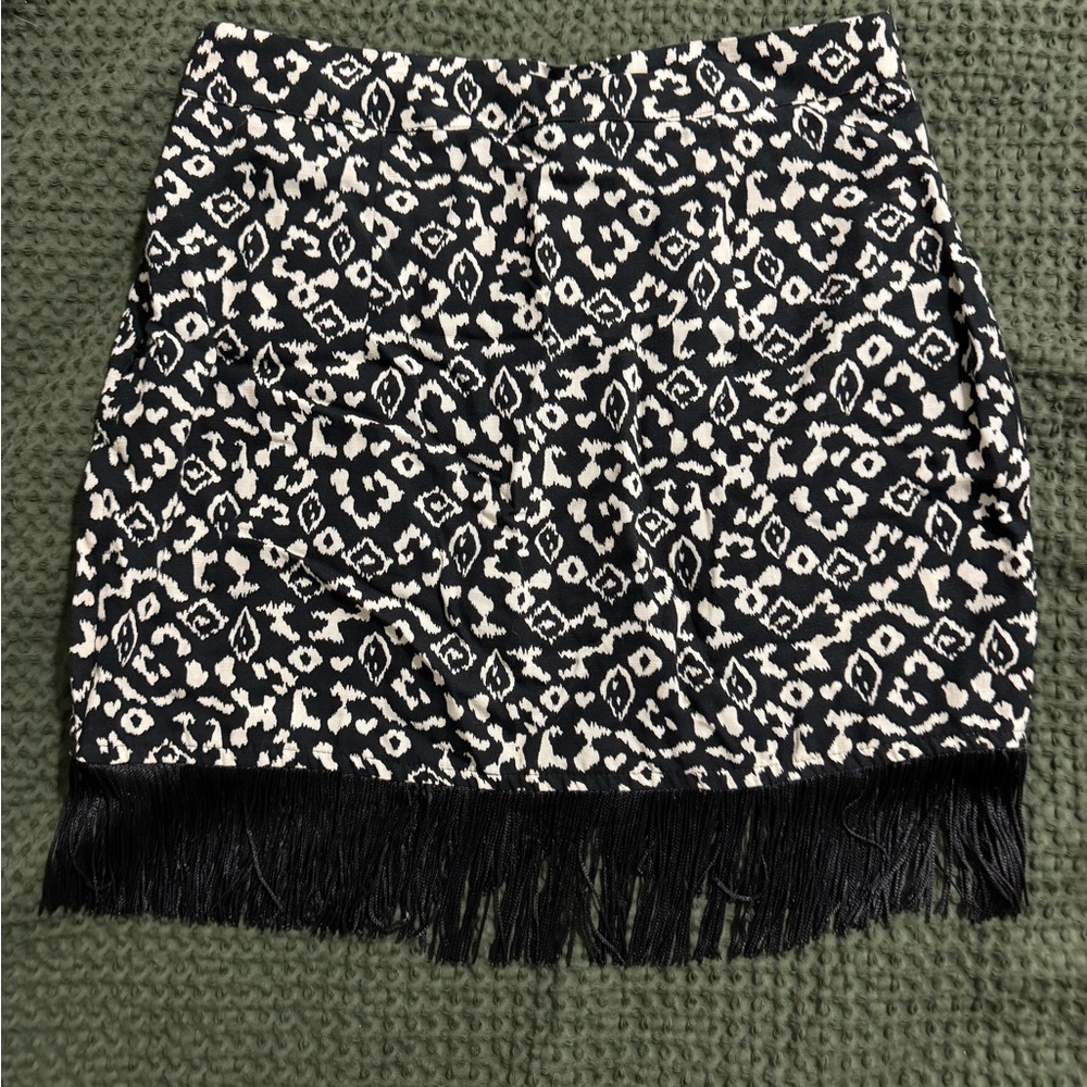 Zara Mini Patterned Skirt - Picture 4 of 4